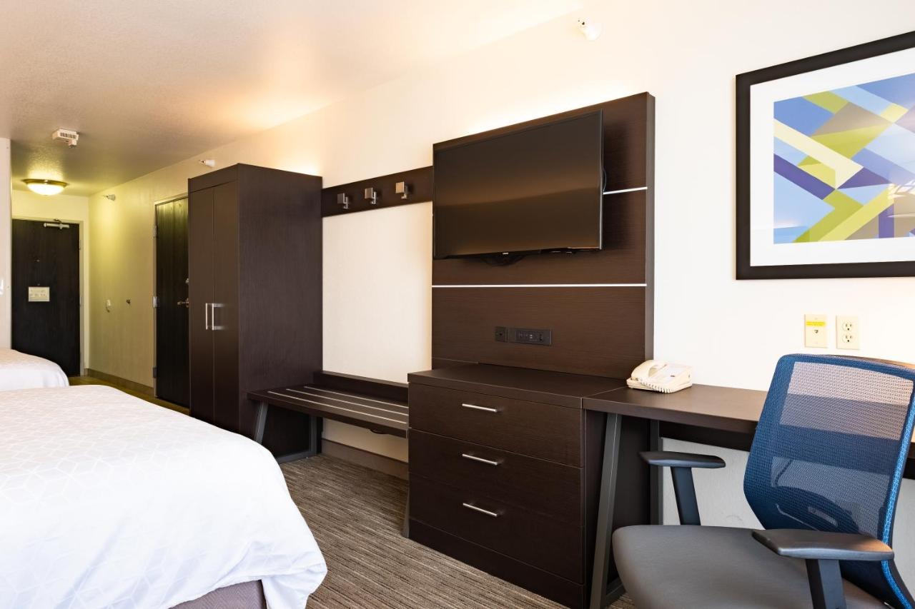 Holiday Inn Express Hotel & Suites Evanston By Ihg Exterior foto