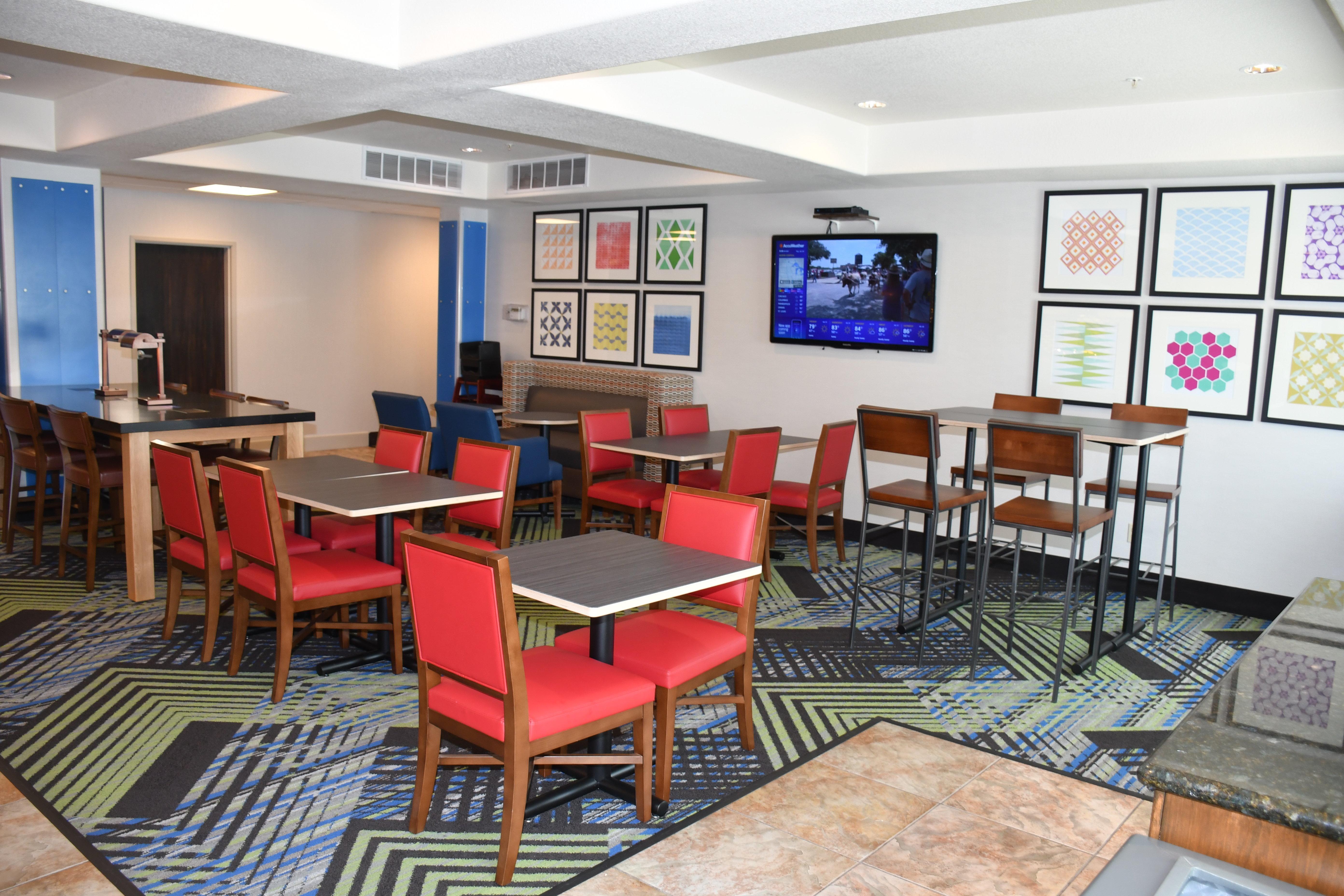 Holiday Inn Express Hotel & Suites Evanston By Ihg Exterior foto